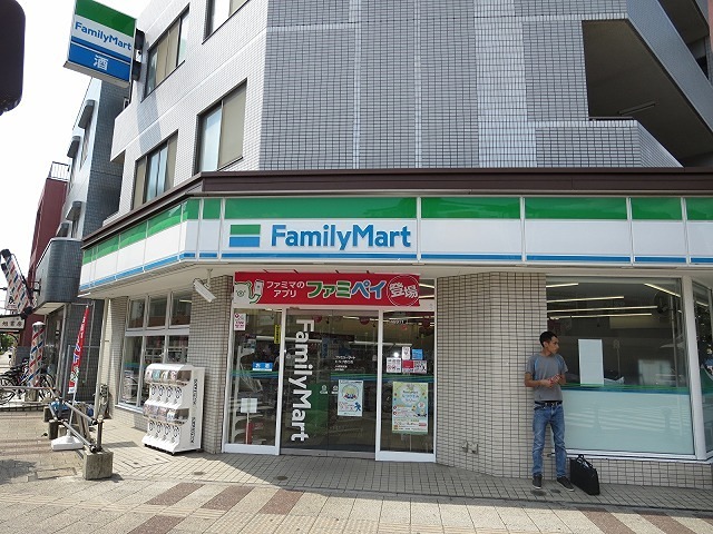 オーユーパレス蕨 ファミリーマート蕨西口店