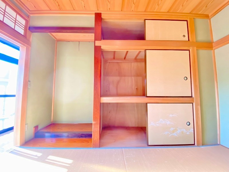 戸田市上戸田5丁目 中古戸建 来客用お布団を収納できる、大容量収納スペース。