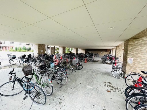 ローヤルシティ川口西 駐輪場