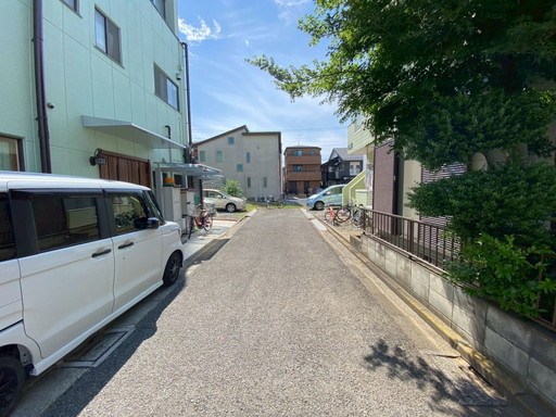 蕨市南町4丁目 売地 前面道路。現地（2025年6月）撮影