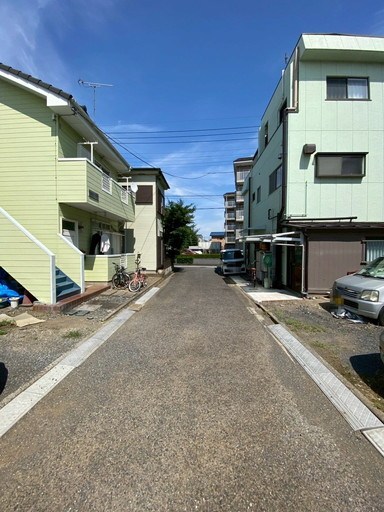 蕨市南町4丁目 売地 前面道路。現地（2025年6月）撮影