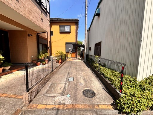 戸田市新曽南2丁目 中古戸建 駐車場