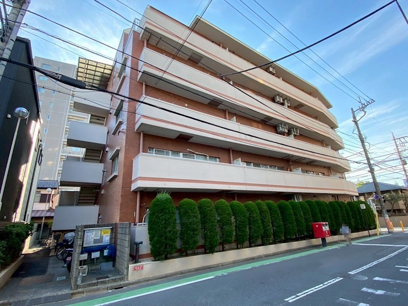 周辺環境が充実した分譲マンション。