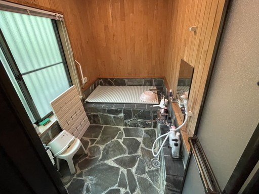 那須町高久乙 中古別荘 岩風呂で温泉気分が味わえます