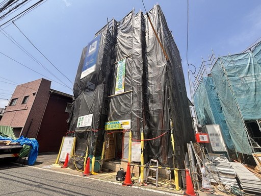 周辺には建物を遮る高層建築物もなく、心地よい風が通り抜けます。現地（2025年7月）撮影